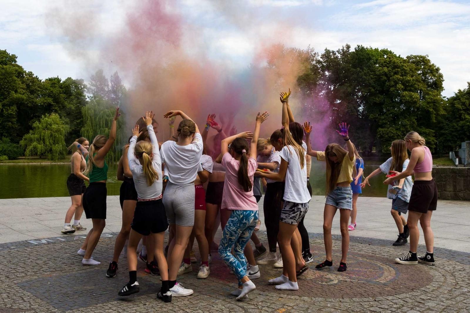 Zdjęcie w galerii na portalu naszraciborz.pl: Kolory życia. Dwudniowe polsko-czeskie warsztaty taneczne w RCK [FOTO] wiadomości z regionu