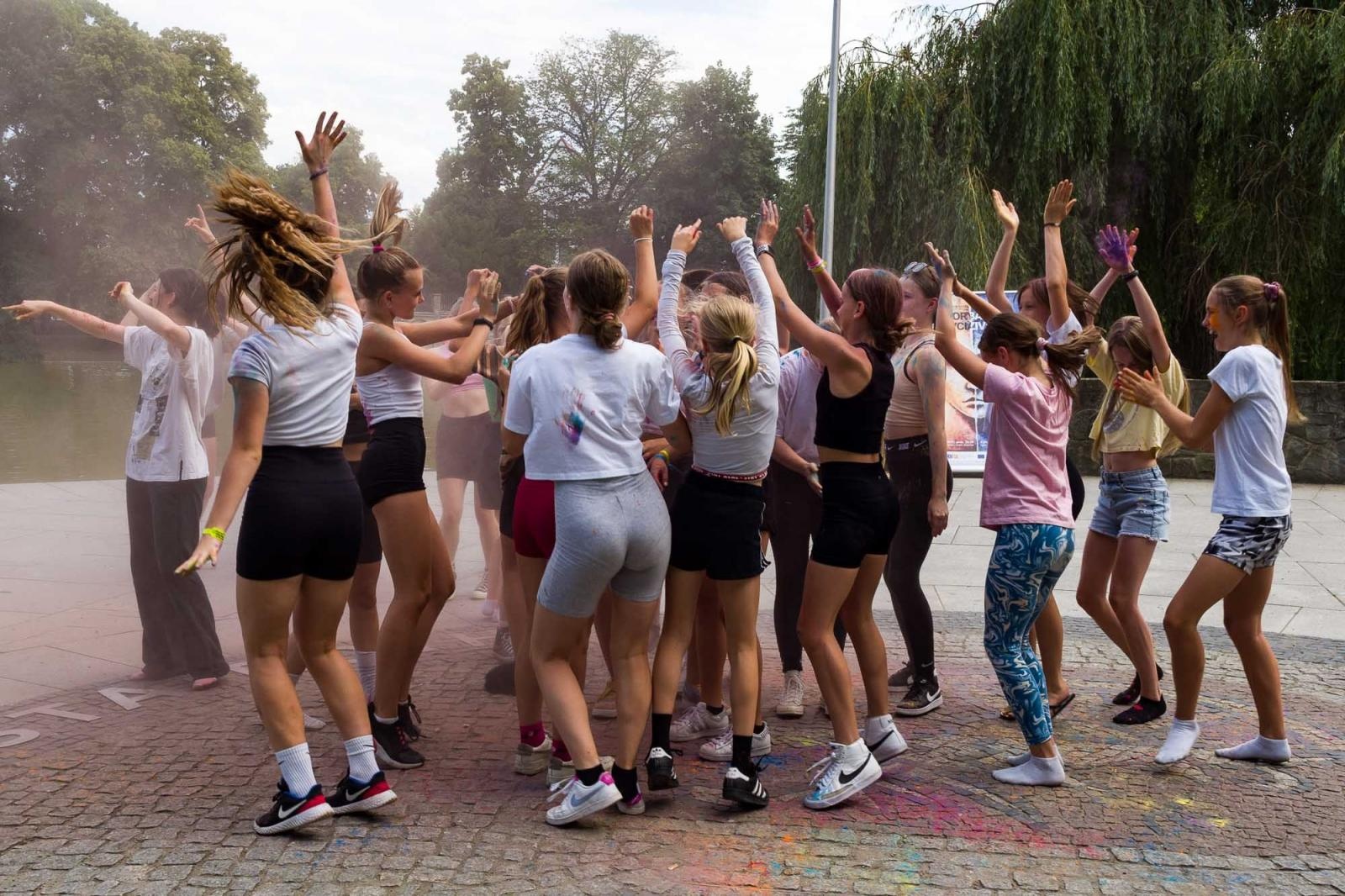 Zdjęcie w galerii na portalu naszraciborz.pl: Kolory życia. Dwudniowe polsko-czeskie warsztaty taneczne w RCK [FOTO] wiadomości z regionu
