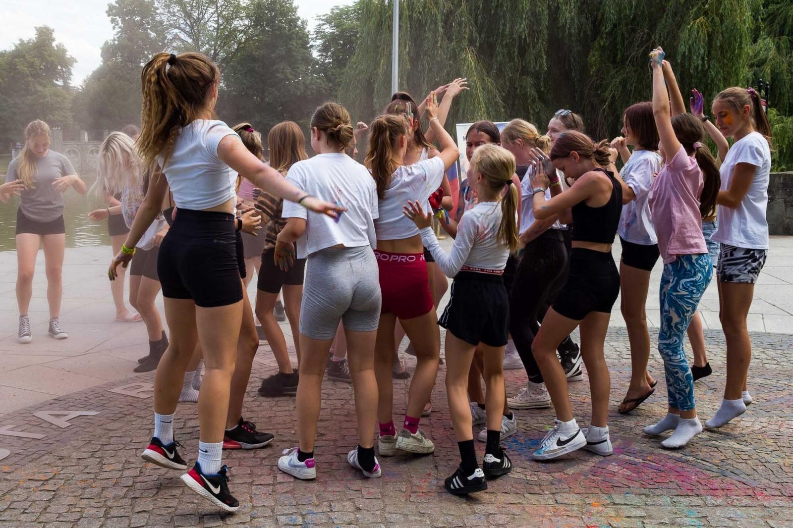 Zdjęcie w galerii na portalu naszraciborz.pl: Kolory życia. Dwudniowe polsko-czeskie warsztaty taneczne w RCK [FOTO] wiadomości z regionu