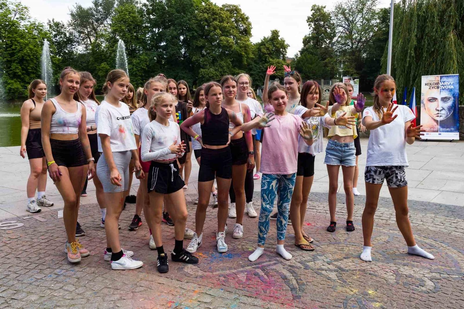 Zdjęcie w galerii na portalu naszraciborz.pl: Kolory życia. Dwudniowe polsko-czeskie warsztaty taneczne w RCK [FOTO] wiadomości z regionu