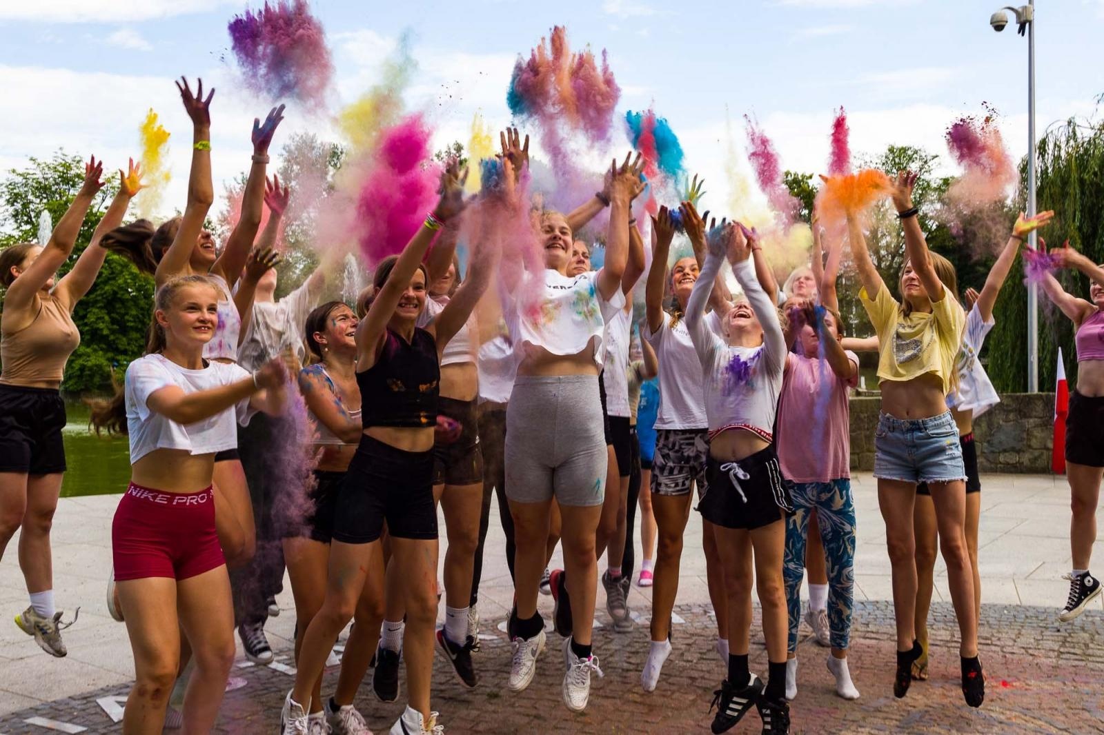Zdjęcie w galerii na portalu naszraciborz.pl: Kolory życia. Dwudniowe polsko-czeskie warsztaty taneczne w RCK [FOTO] wiadomości z regionu