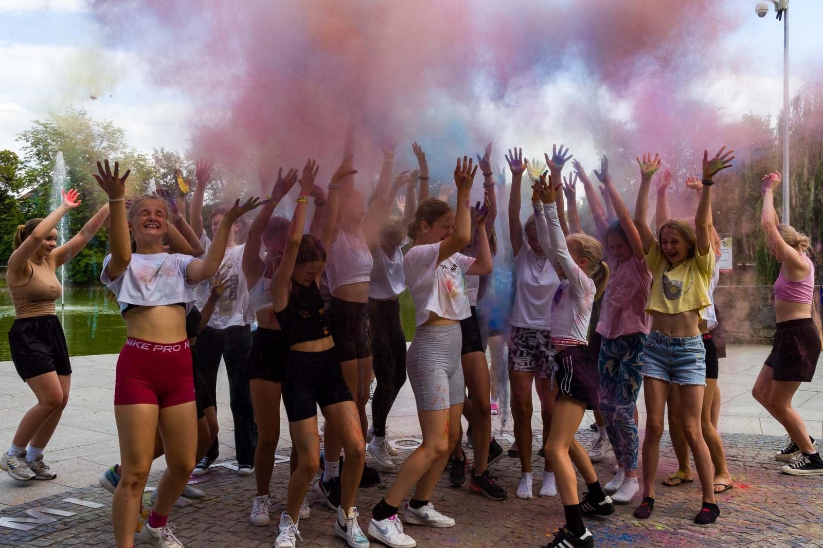 Zdjęcie w galerii na portalu naszraciborz.pl: Kolory życia. Dwudniowe polsko-czeskie warsztaty taneczne w RCK [FOTO] wiadomości z regionu
