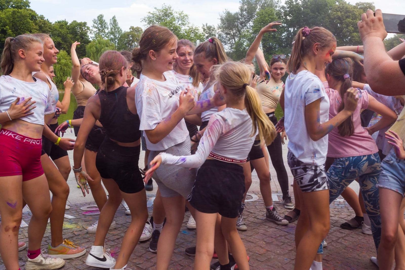Zdjęcie w galerii na portalu naszraciborz.pl: Kolory życia. Dwudniowe polsko-czeskie warsztaty taneczne w RCK [FOTO] wiadomości z regionu