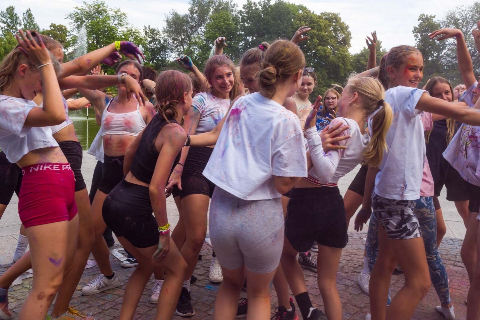 Zdjęcie w galerii na portalu naszraciborz.pl: Kolory życia. Dwudniowe polsko-czeskie warsztaty taneczne w RCK [FOTO] wiadomości z regionu