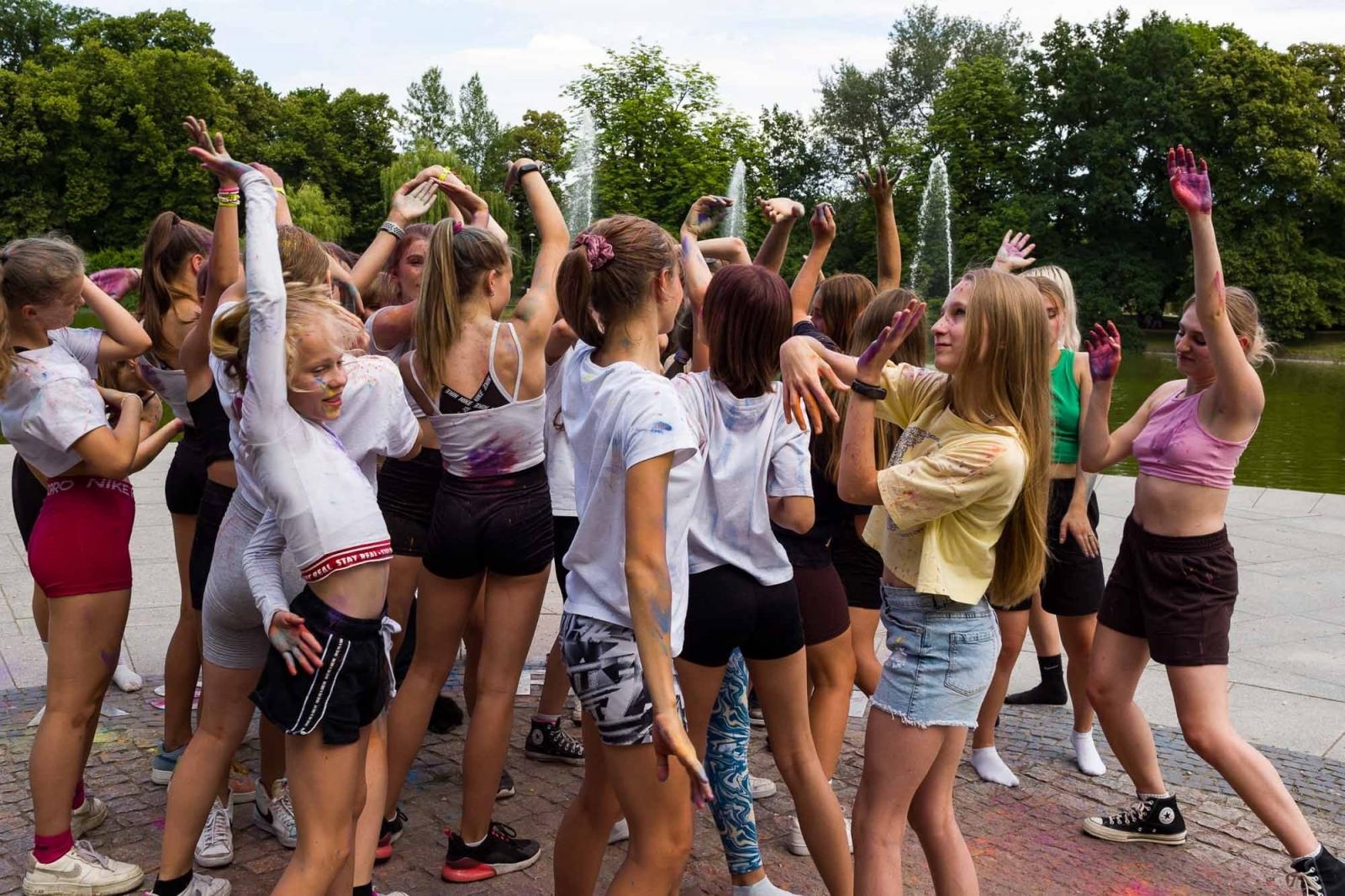 Zdjęcie w galerii na portalu naszraciborz.pl: Kolory życia. Dwudniowe polsko-czeskie warsztaty taneczne w RCK [FOTO] wiadomości z regionu
