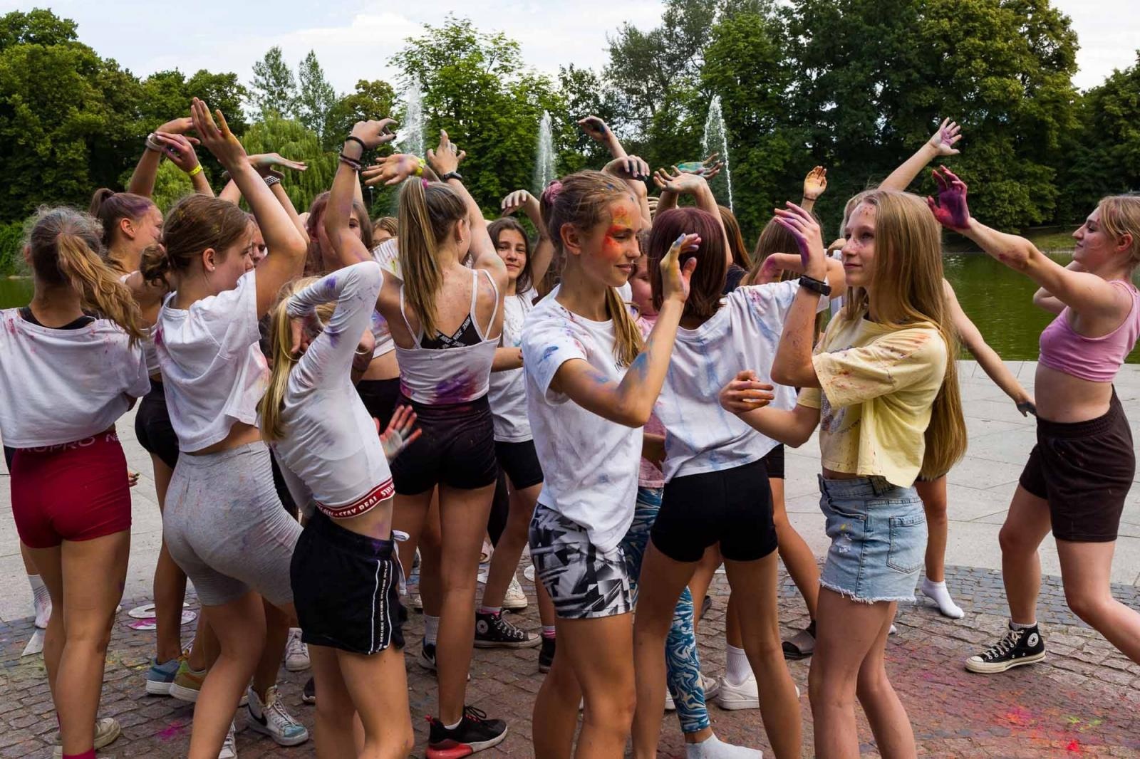 Zdjęcie w galerii na portalu naszraciborz.pl: Kolory życia. Dwudniowe polsko-czeskie warsztaty taneczne w RCK [FOTO] wiadomości z regionu