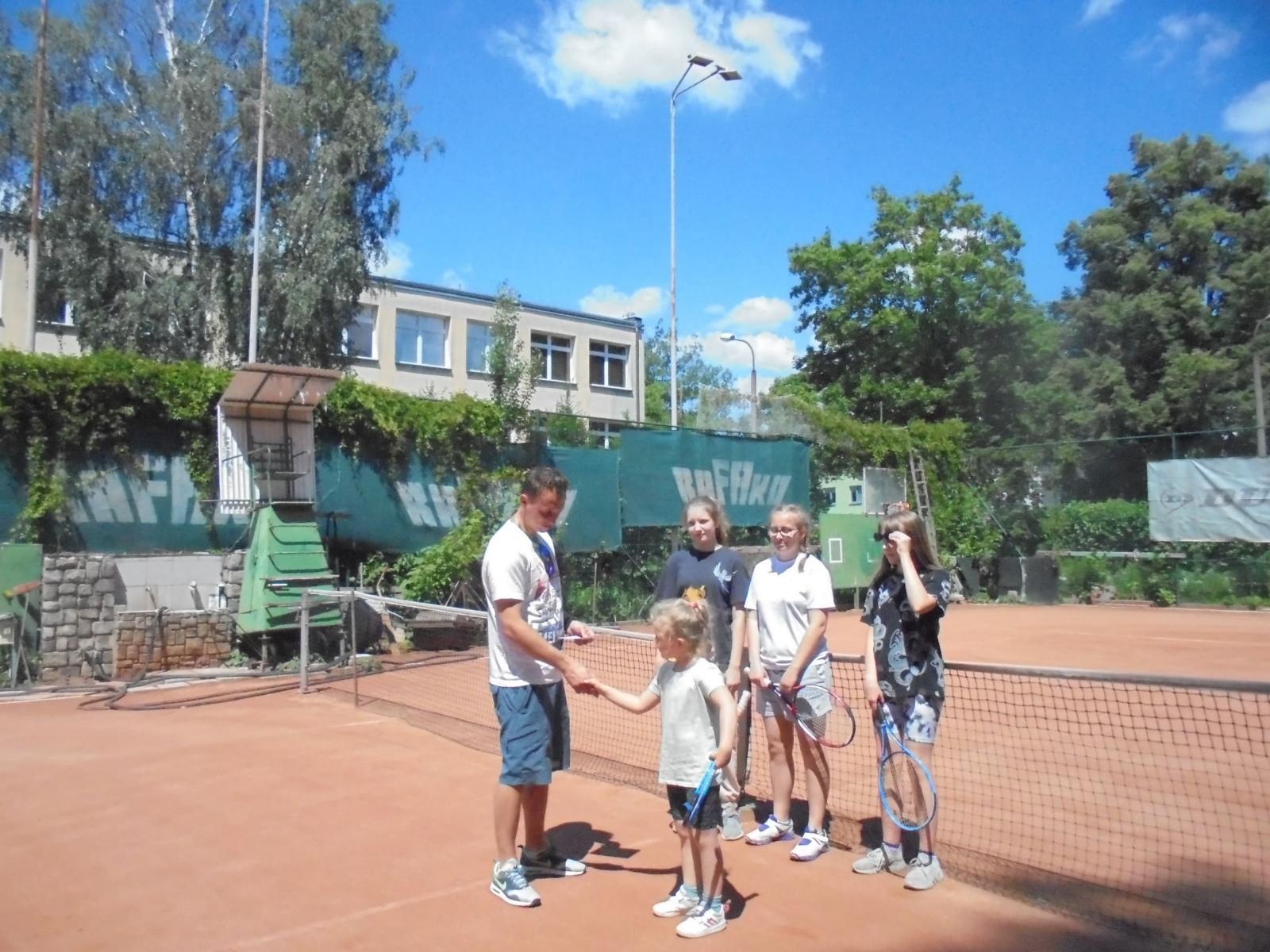 Zdjęcie w galerii na portalu naszraciborz.pl: Kort Rafako gościł przyszłych tenisistów wiadomości z regionu