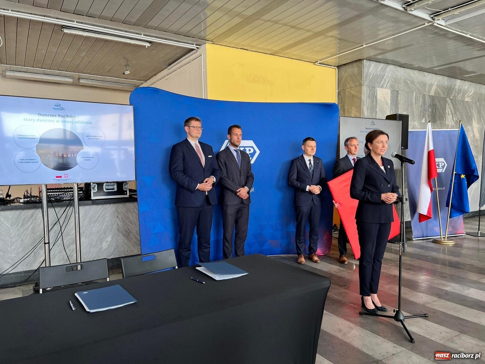 Zdjęcie w galerii na portalu naszraciborz.pl: Podpisano umowę na przebudowę dworca PKP w Raciborzu wiadomości z regionu