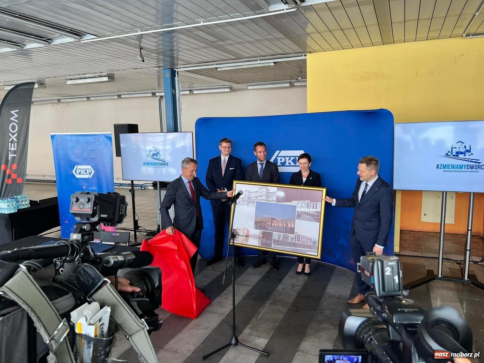 Zdjęcie w galerii na portalu naszraciborz.pl: Podpisano umowę na przebudowę dworca PKP w Raciborzu wiadomości z regionu