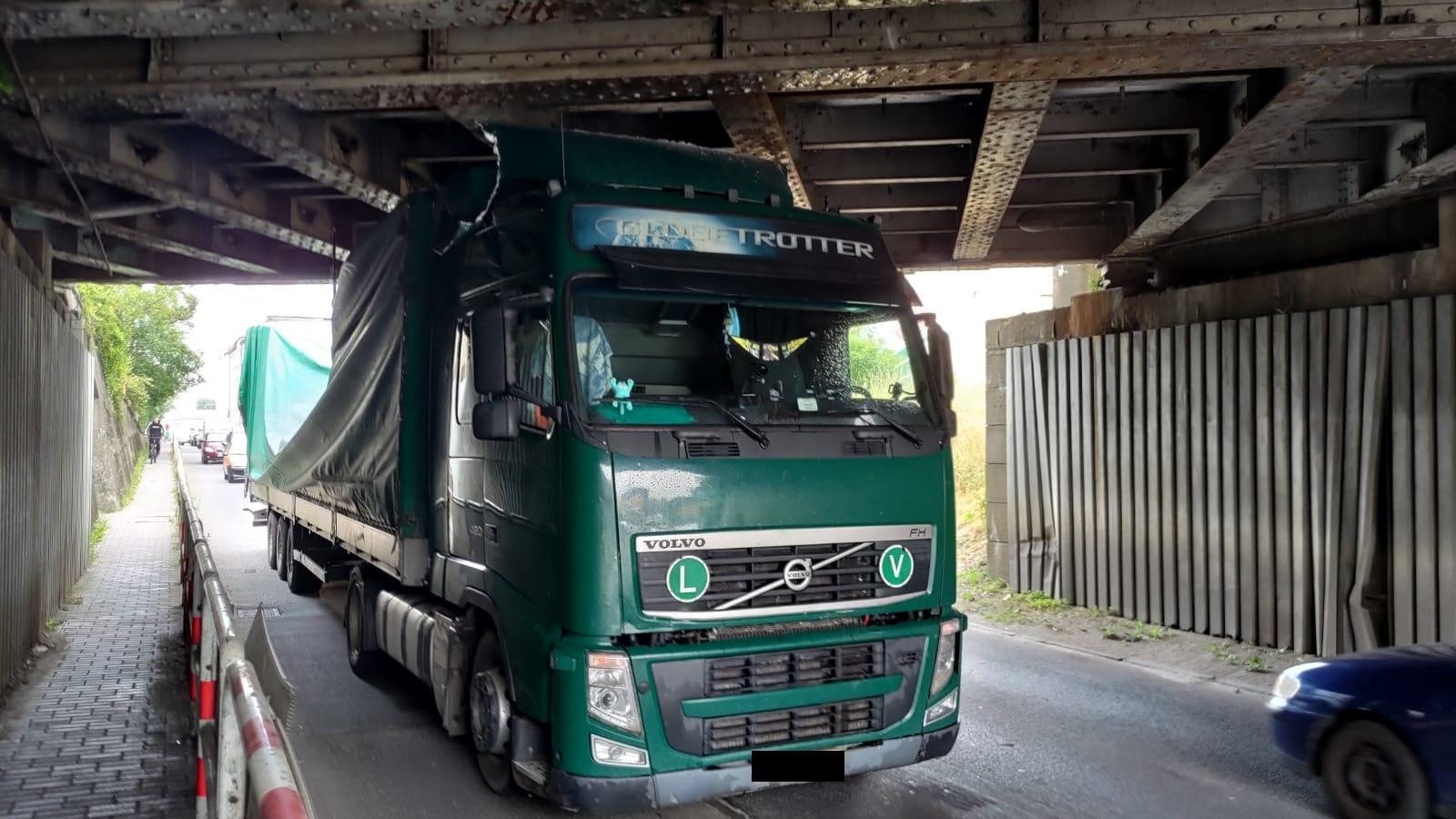 Zdjęcie w galerii na portalu naszraciborz.pl: Uwaga kierowcy! Wiadukt Bosacka-Rybnicka zablokowany wiadomości z regionu