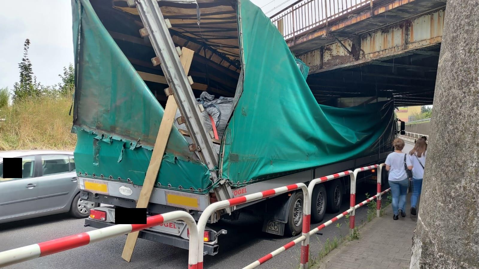 Zdjęcie w galerii na portalu naszraciborz.pl: Uwaga kierowcy! Wiadukt Bosacka-Rybnicka zablokowany wiadomości z regionu