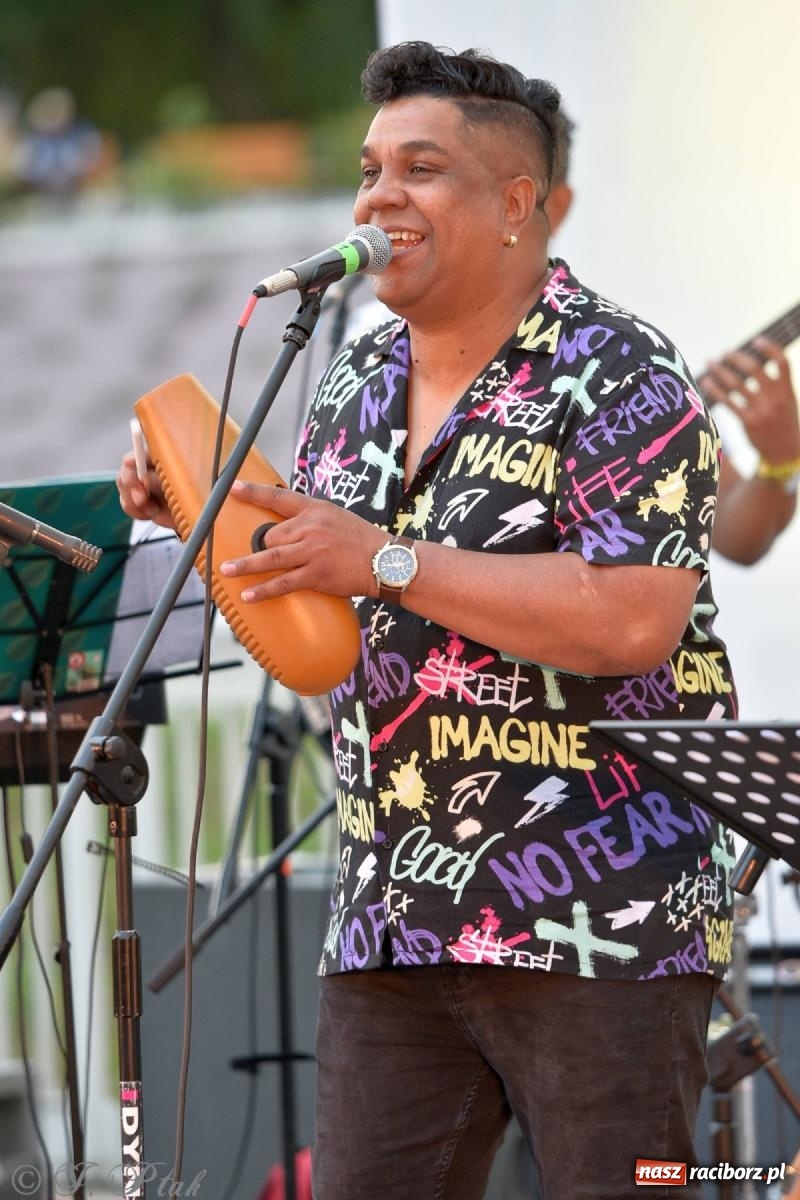 Zdjęcie w galerii na portalu naszraciborz.pl: Kubańskie rytmy rozgrzały raciborskie bulwary [FOTO i WIDEO] wiadomości z regionu