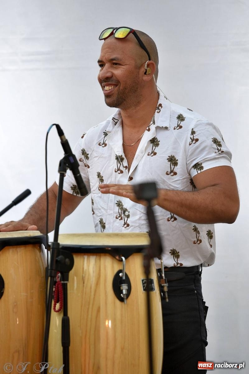 Zdjęcie w galerii na portalu naszraciborz.pl: Kubańskie rytmy rozgrzały raciborskie bulwary [FOTO i WIDEO] wiadomości z regionu