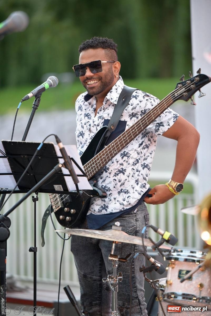 Zdjęcie w galerii na portalu naszraciborz.pl: Kubańskie rytmy rozgrzały raciborskie bulwary [FOTO i WIDEO] wiadomości z regionu