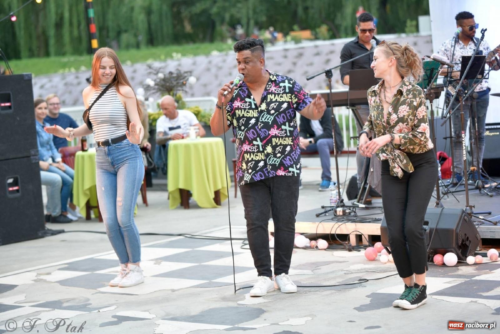 Zdjęcie w galerii na portalu naszraciborz.pl: Kubańskie rytmy rozgrzały raciborskie bulwary [FOTO i WIDEO] wiadomości z regionu
