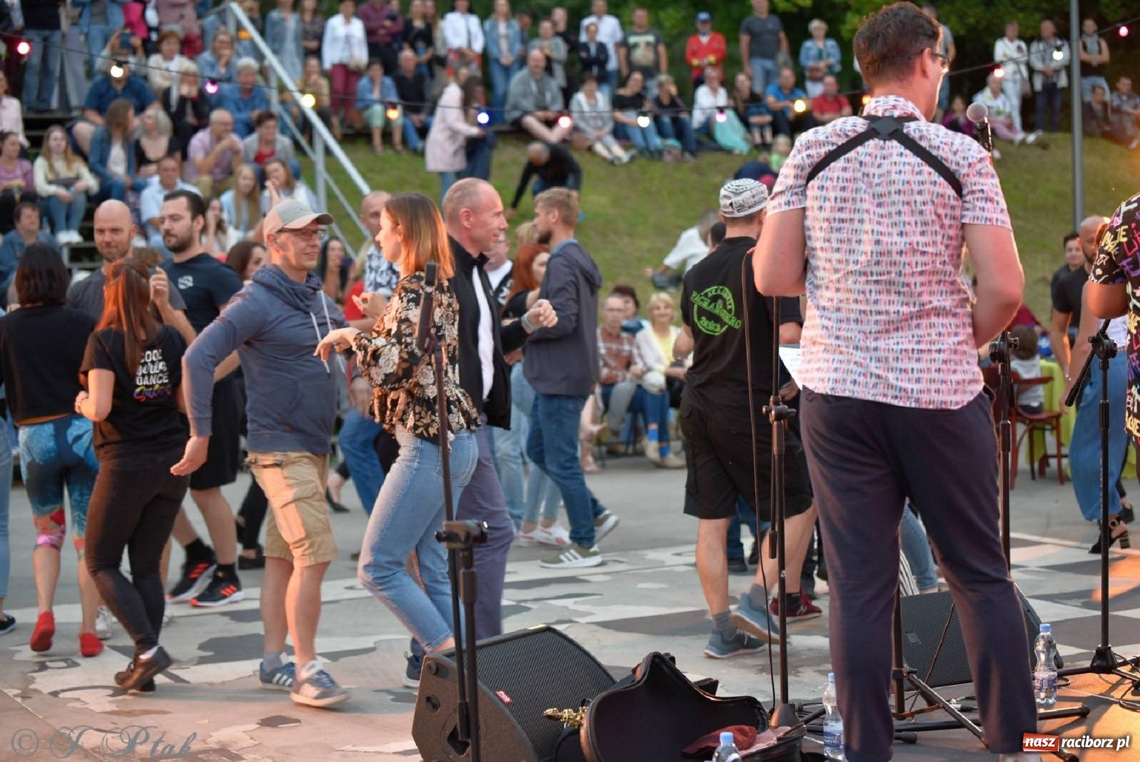 Zdjęcie w galerii na portalu naszraciborz.pl: Kubańskie rytmy rozgrzały raciborskie bulwary [FOTO i WIDEO] wiadomości z regionu