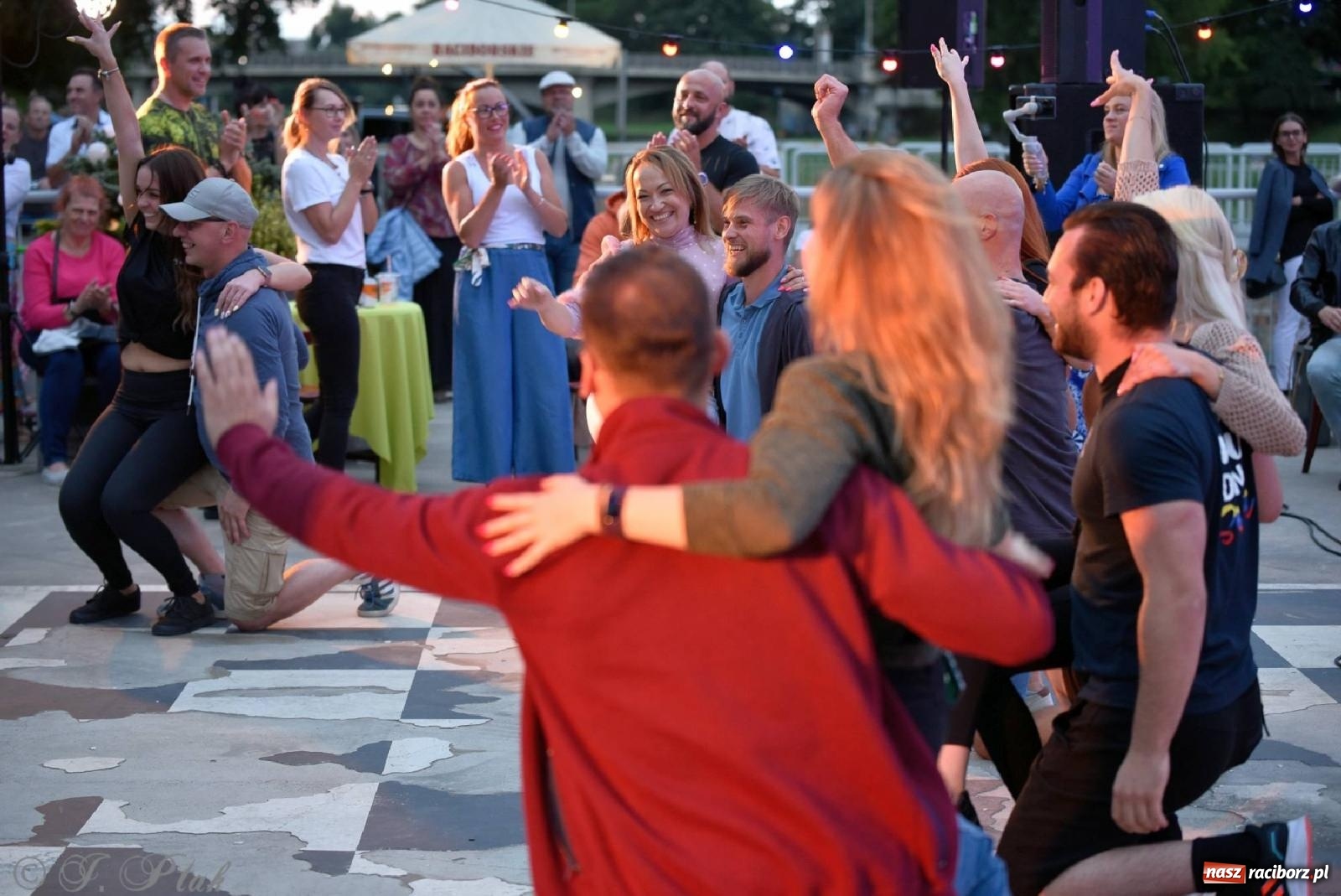 Zdjęcie w galerii na portalu naszraciborz.pl: Kubańskie rytmy rozgrzały raciborskie bulwary [FOTO i WIDEO] wiadomości z regionu