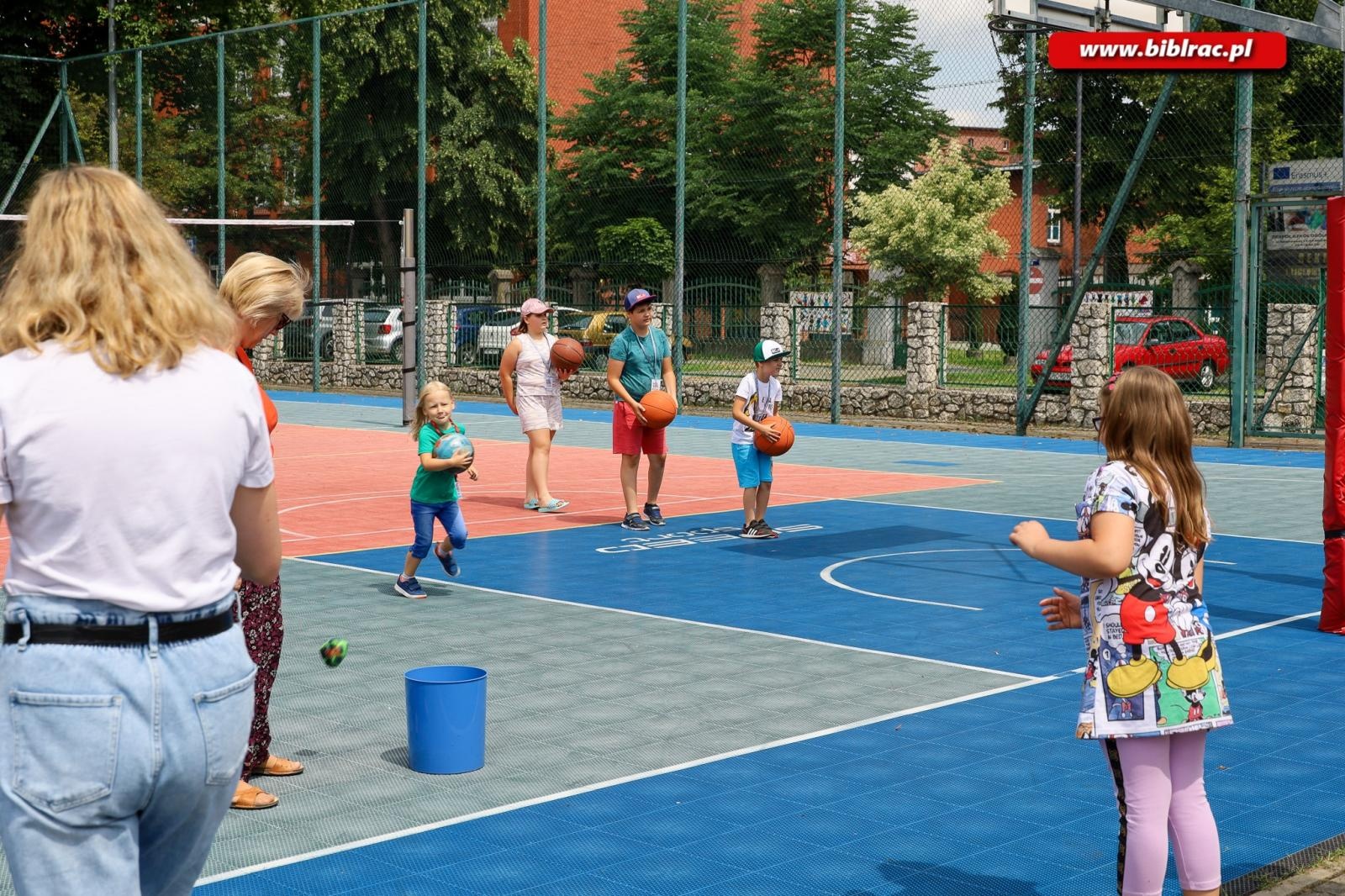 Zdjęcie w galerii na portalu naszraciborz.pl: Z Krecikiem i Aztekami podczas 2 tygodnia Baśniowego Lata z Biblioteką wiadomości z regionu