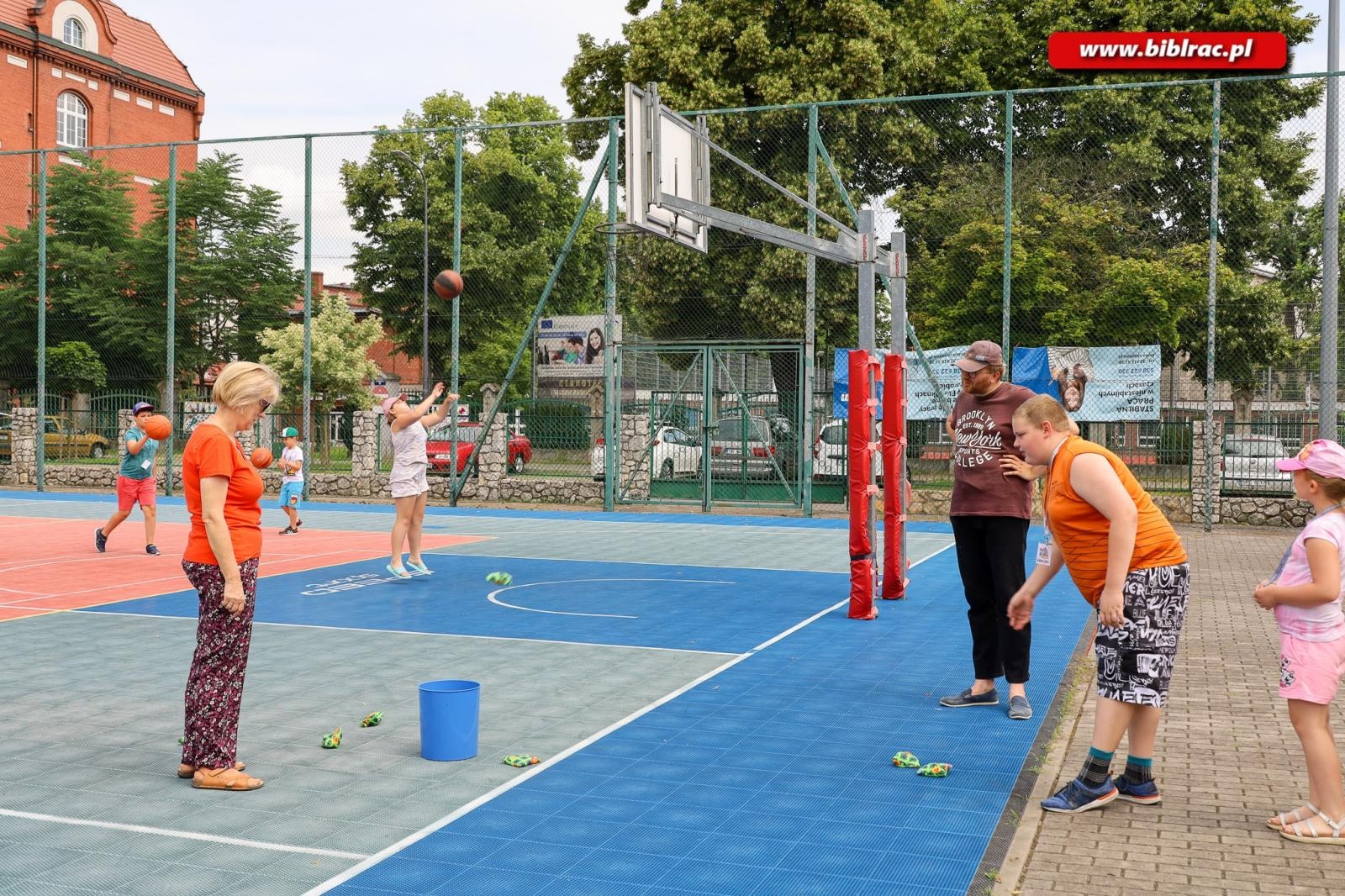 Zdjęcie w galerii na portalu naszraciborz.pl: Z Krecikiem i Aztekami podczas 2 tygodnia Baśniowego Lata z Biblioteką wiadomości z regionu