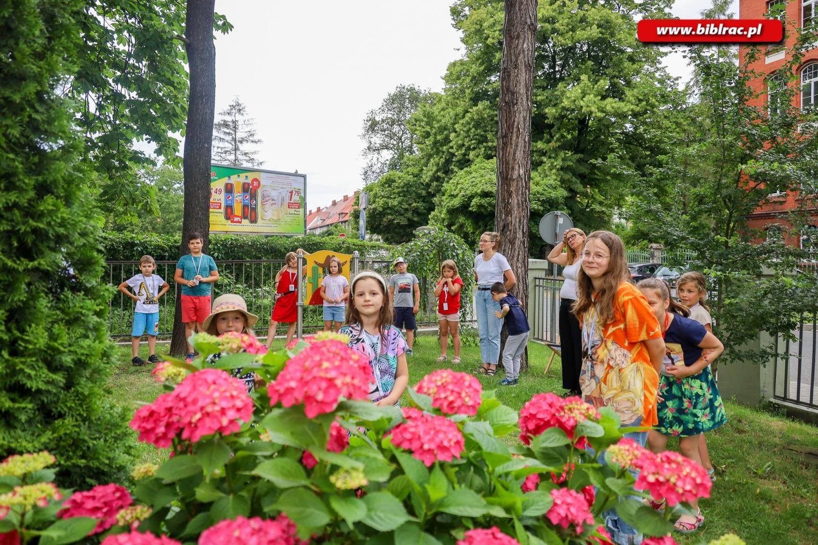 Zdjęcie w galerii na portalu naszraciborz.pl: Z Krecikiem i Aztekami podczas 2 tygodnia Baśniowego Lata z Biblioteką wiadomości z regionu