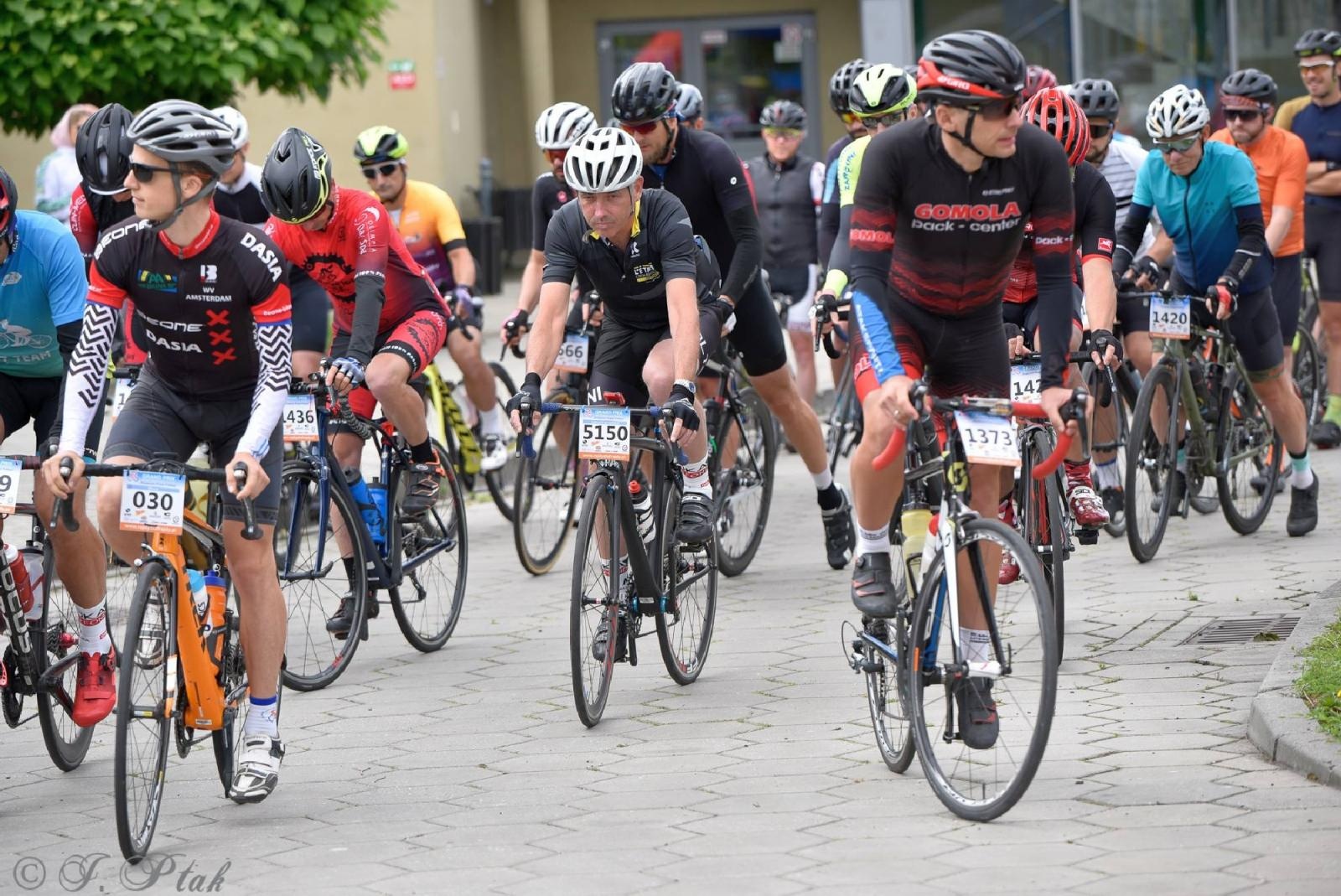 Zdjęcie w galerii na portalu naszraciborz.pl: Rajdy dla frajdy zawitały do Raciborza [FOTO i WIDEO] wiadomości z regionu