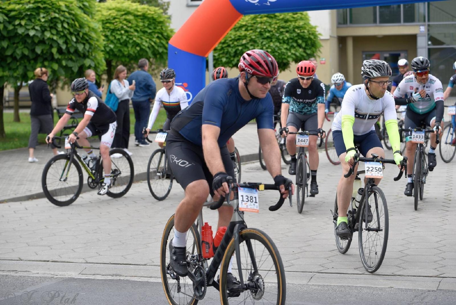 Zdjęcie w galerii na portalu naszraciborz.pl: Rajdy dla frajdy zawitały do Raciborza [FOTO i WIDEO] wiadomości z regionu