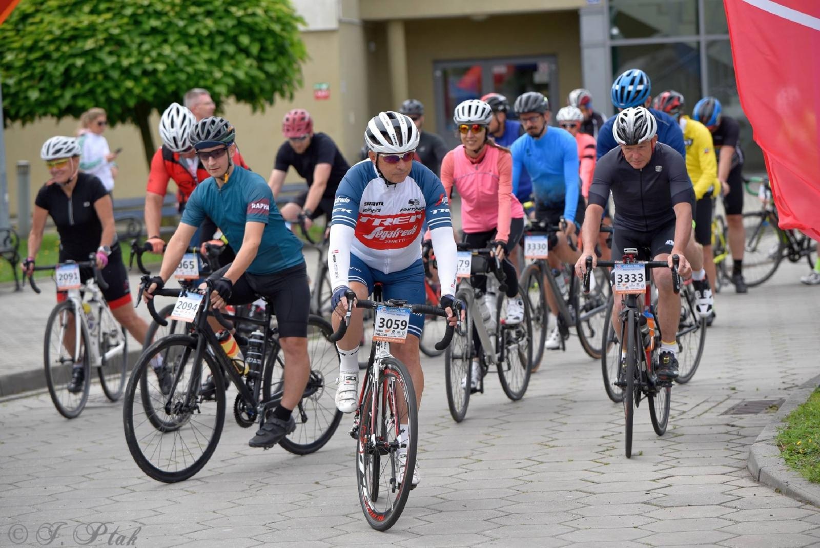 Zdjęcie w galerii na portalu naszraciborz.pl: Rajdy dla frajdy zawitały do Raciborza [FOTO i WIDEO] wiadomości z regionu