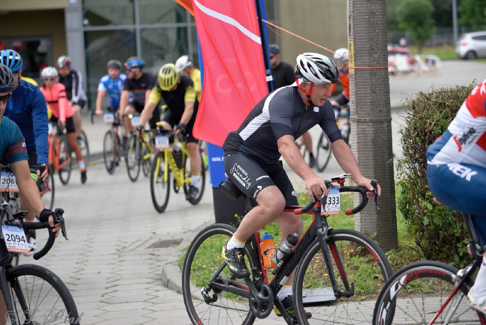 Zdjęcie w galerii na portalu naszraciborz.pl: Rajdy dla frajdy zawitały do Raciborza [FOTO i WIDEO] wiadomości z regionu