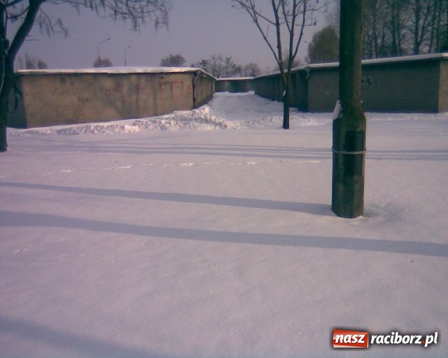 Zdjęcie w galerii na portalu naszraciborz.pl: Nad Koleją tonie w śniegu wiadomości z regionu
