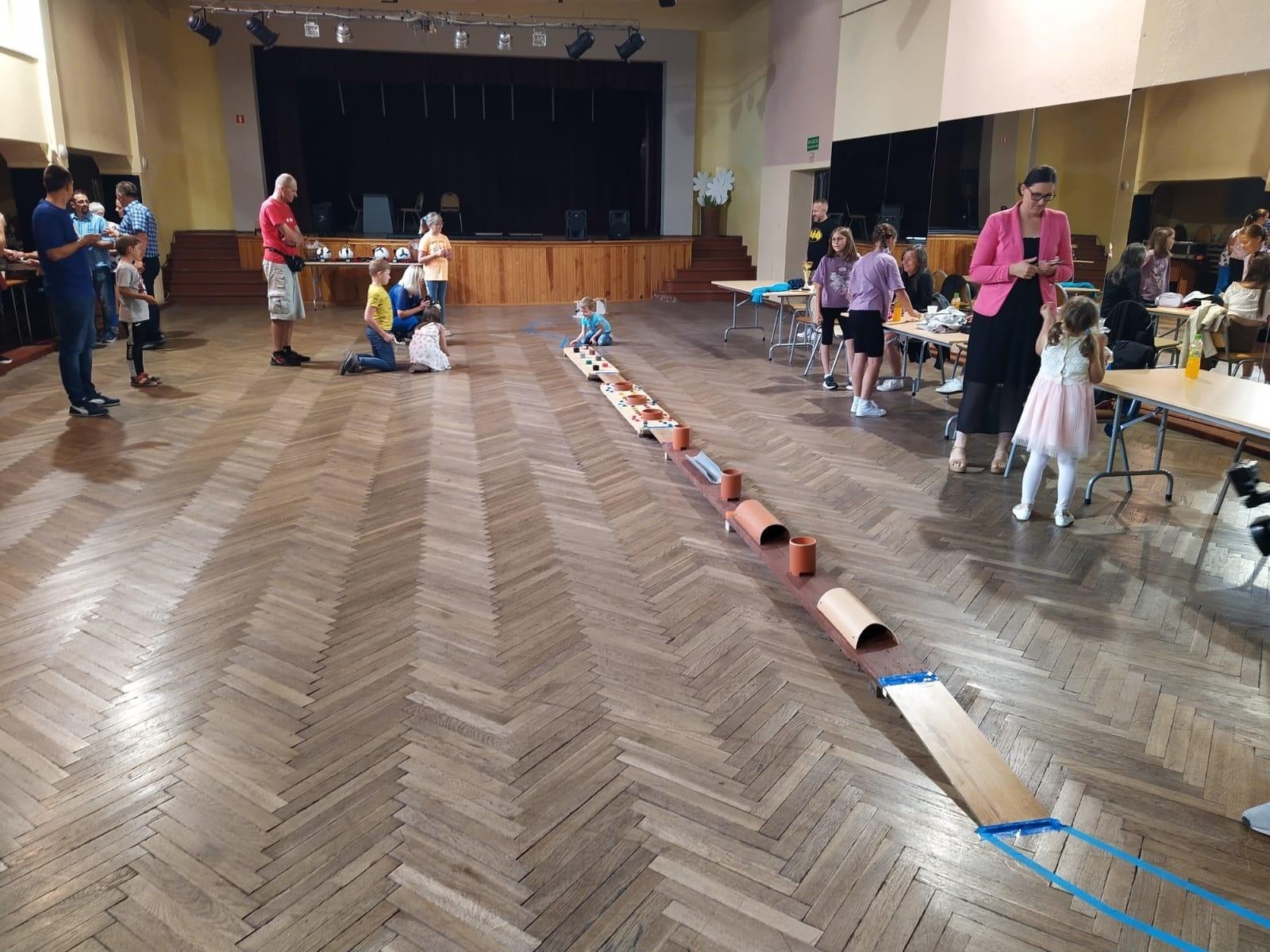 Zdjęcie w galerii na portalu naszraciborz.pl: W Krzanowicach odbyła się KAPSLOMANIA. Nagrodzono najładniejsze ogródki wiadomości z regionu