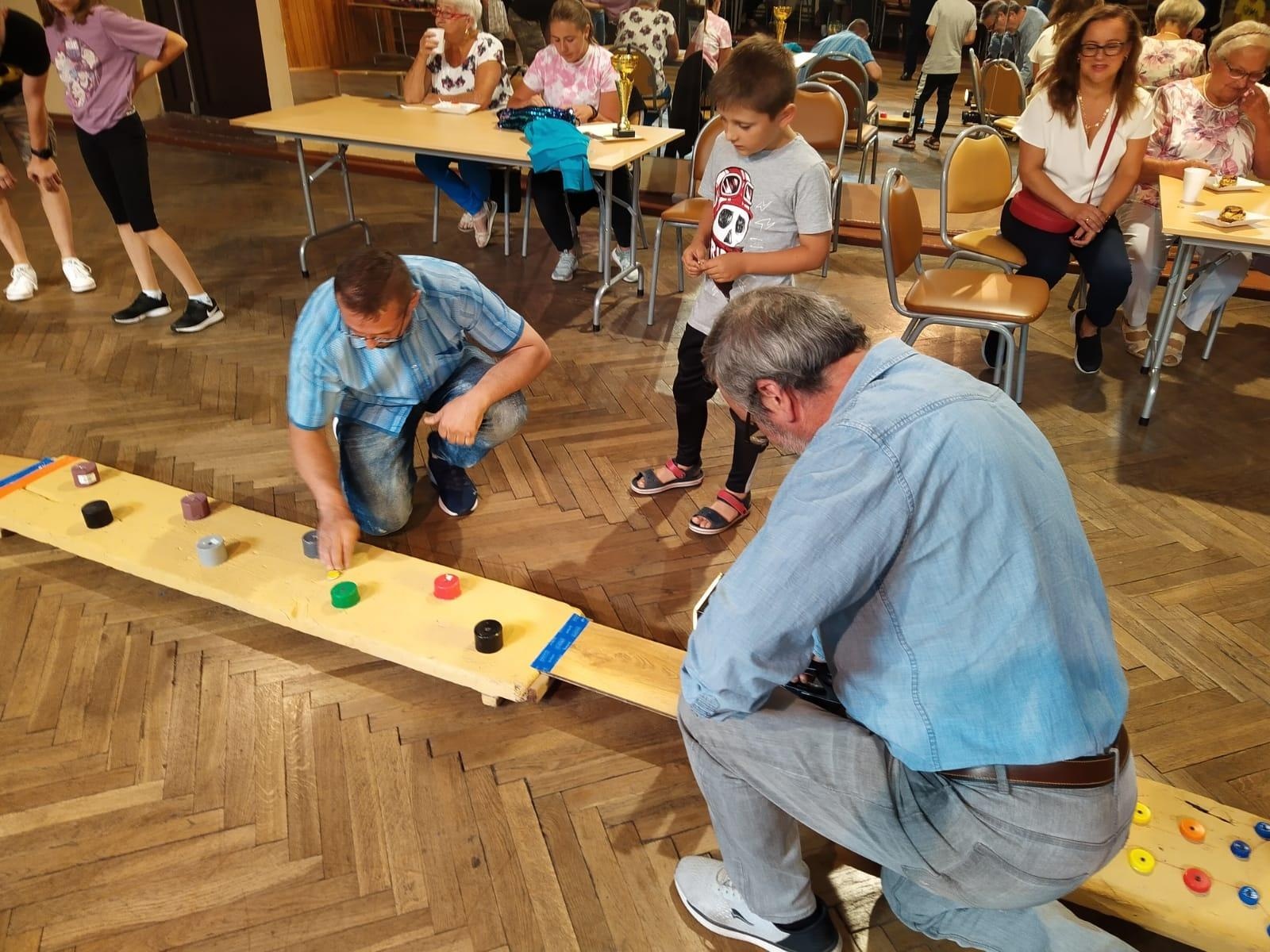 Zdjęcie w galerii na portalu naszraciborz.pl: W Krzanowicach odbyła się KAPSLOMANIA. Nagrodzono najładniejsze ogródki wiadomości z regionu