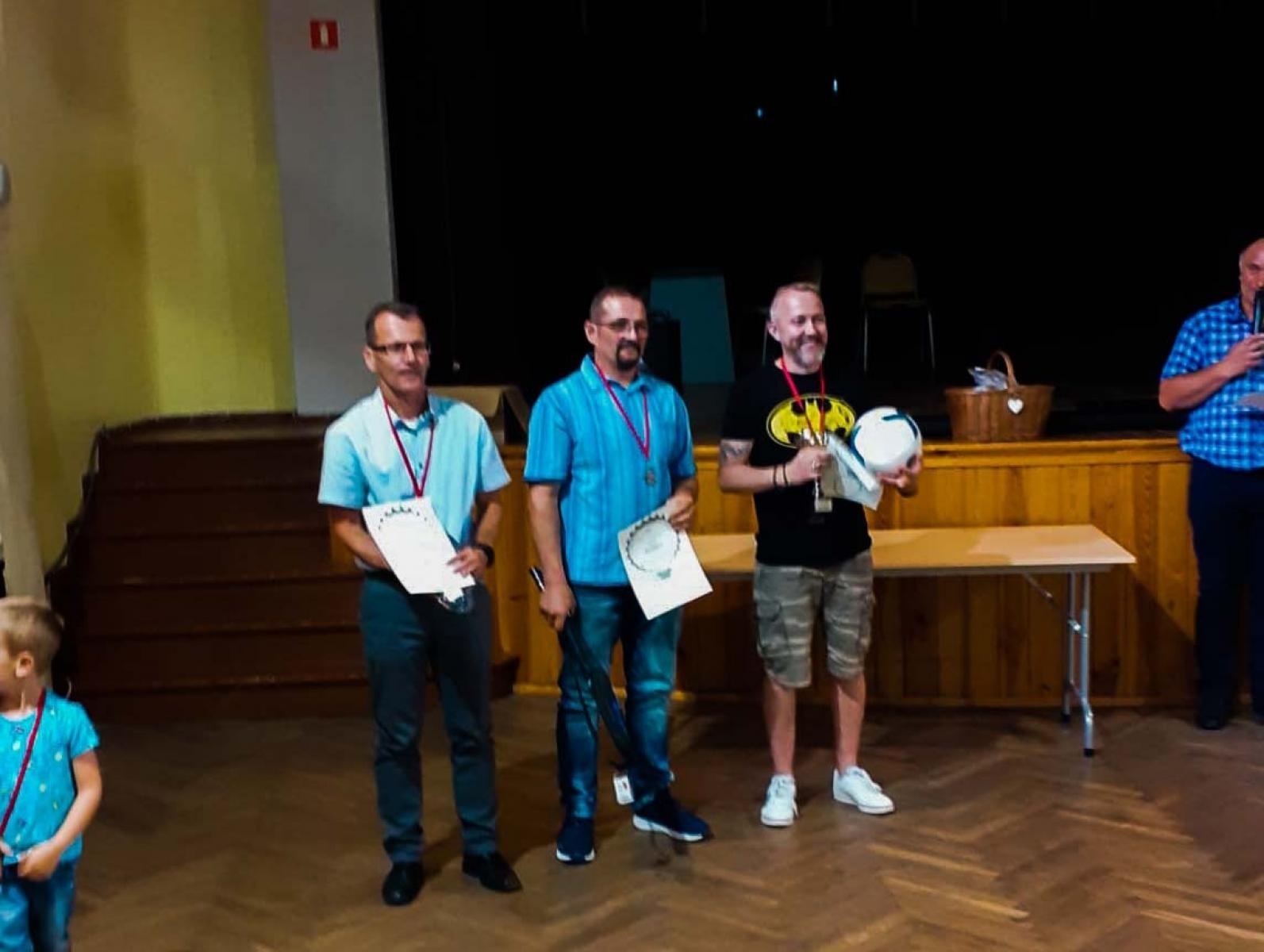 Zdjęcie w galerii na portalu naszraciborz.pl: W Krzanowicach odbyła się KAPSLOMANIA. Nagrodzono najładniejsze ogródki wiadomości z regionu