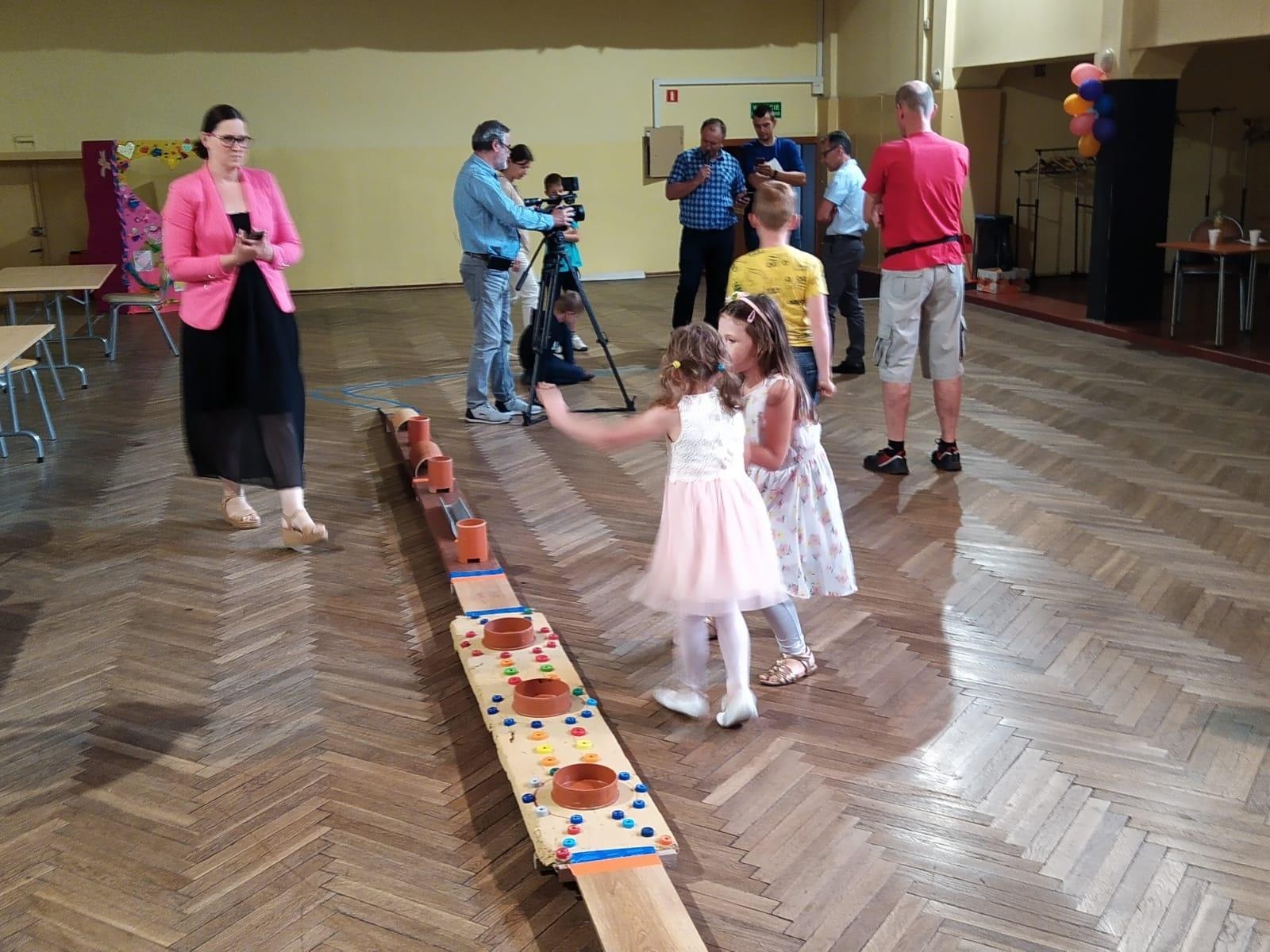 Zdjęcie w galerii na portalu naszraciborz.pl: W Krzanowicach odbyła się KAPSLOMANIA. Nagrodzono najładniejsze ogródki wiadomości z regionu