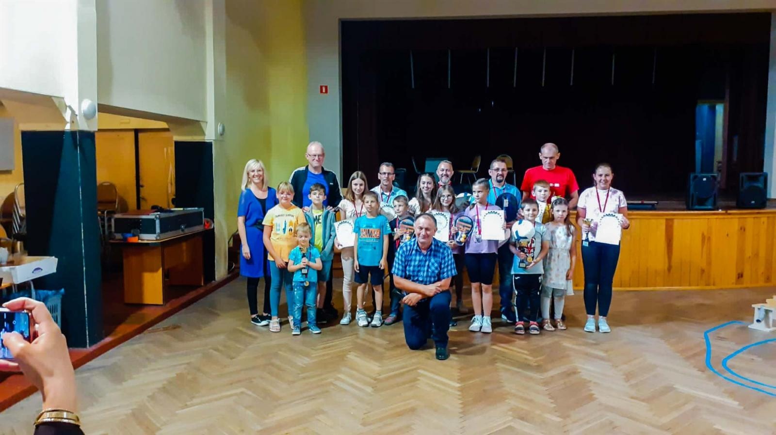 Zdjęcie w galerii na portalu naszraciborz.pl: W Krzanowicach odbyła się KAPSLOMANIA. Nagrodzono najładniejsze ogródki wiadomości z regionu