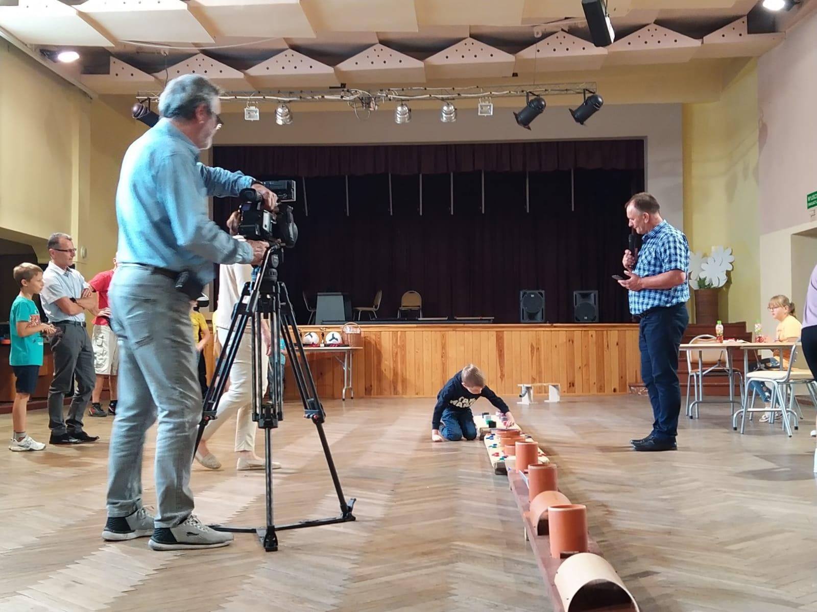 Zdjęcie w galerii na portalu naszraciborz.pl: W Krzanowicach odbyła się KAPSLOMANIA. Nagrodzono najładniejsze ogródki wiadomości z regionu