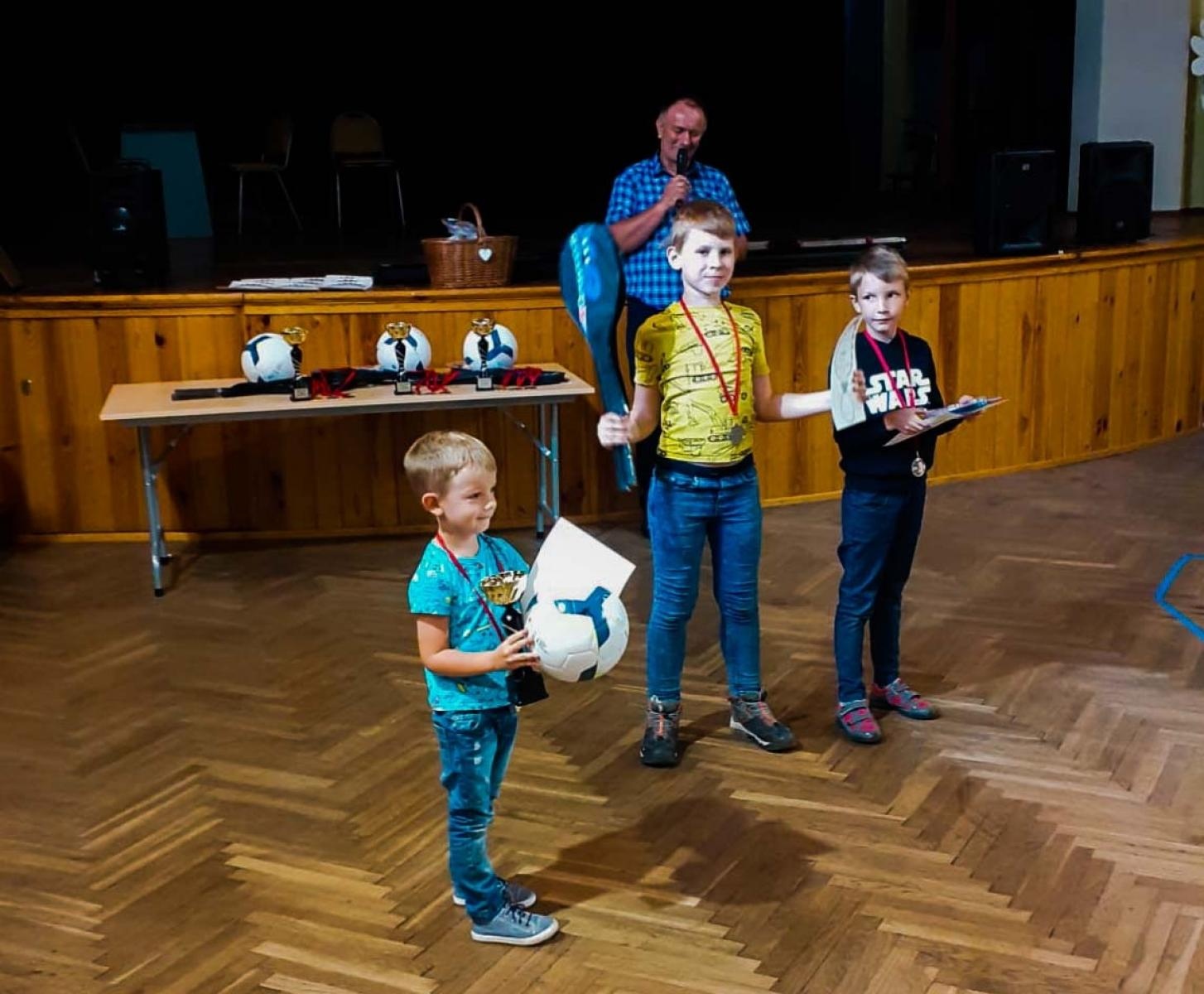 Zdjęcie w galerii na portalu naszraciborz.pl: W Krzanowicach odbyła się KAPSLOMANIA. Nagrodzono najładniejsze ogródki wiadomości z regionu