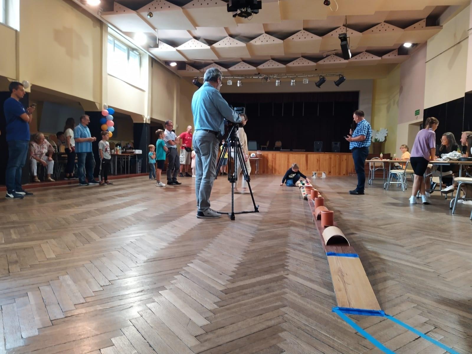 Zdjęcie w galerii na portalu naszraciborz.pl: W Krzanowicach odbyła się KAPSLOMANIA. Nagrodzono najładniejsze ogródki wiadomości z regionu