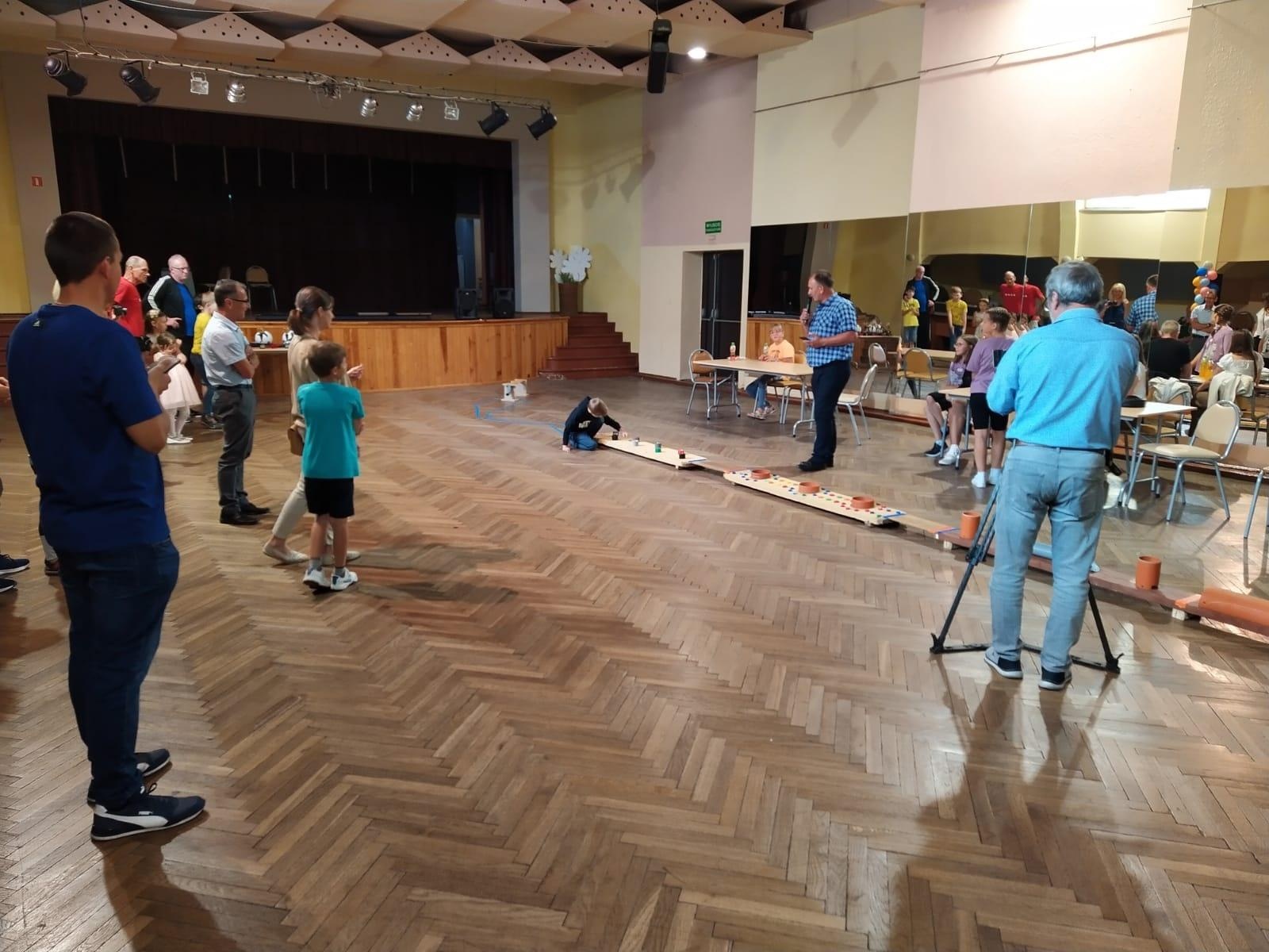 Zdjęcie w galerii na portalu naszraciborz.pl: W Krzanowicach odbyła się KAPSLOMANIA. Nagrodzono najładniejsze ogródki wiadomości z regionu