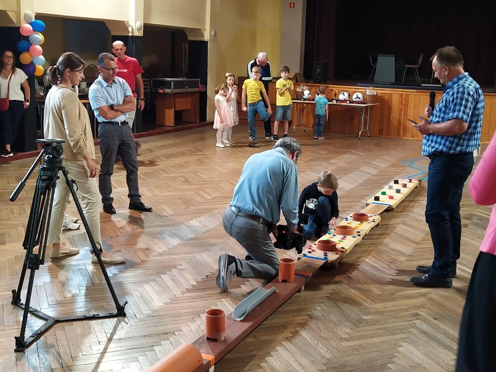 Zdjęcie w galerii na portalu naszraciborz.pl: W Krzanowicach odbyła się KAPSLOMANIA. Nagrodzono najładniejsze ogródki wiadomości z regionu