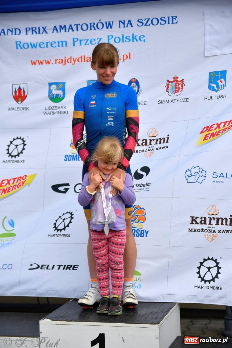 Zdjęcie w galerii na portalu naszraciborz.pl: Grand Prix Amatorów na Szosie - dekoracja po wyścigach w Raciborzu wiadomości z regionu