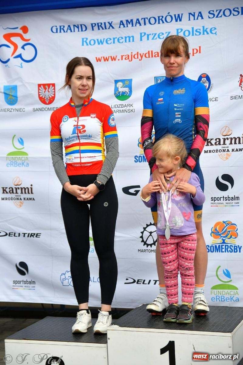 Zdjęcie w galerii na portalu naszraciborz.pl: Grand Prix Amatorów na Szosie - dekoracja po wyścigach w Raciborzu wiadomości z regionu