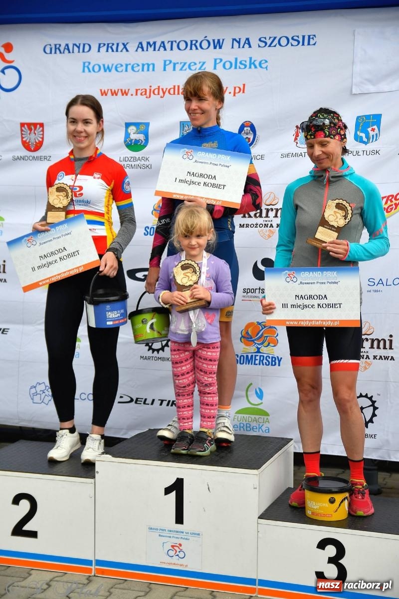 Zdjęcie w galerii na portalu naszraciborz.pl: Grand Prix Amatorów na Szosie - dekoracja po wyścigach w Raciborzu wiadomości z regionu