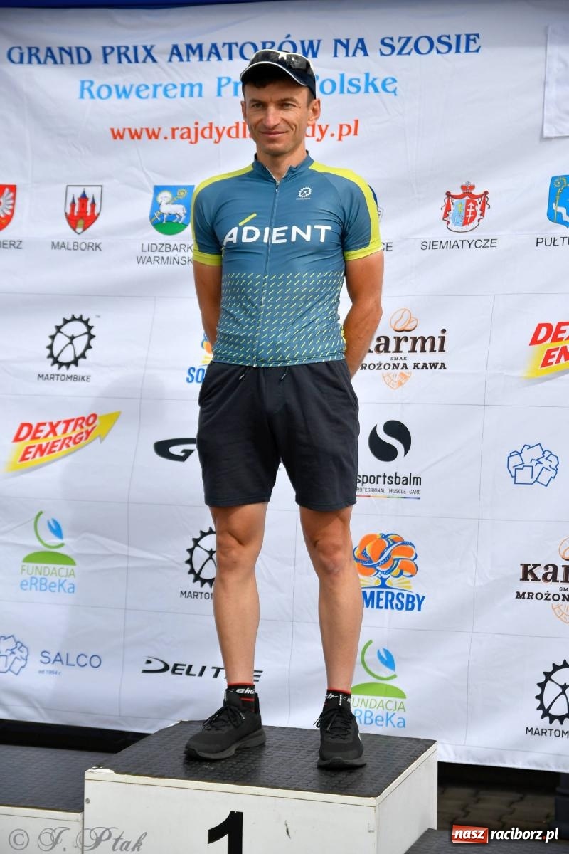 Zdjęcie w galerii na portalu naszraciborz.pl: Grand Prix Amatorów na Szosie - dekoracja po wyścigach w Raciborzu wiadomości z regionu