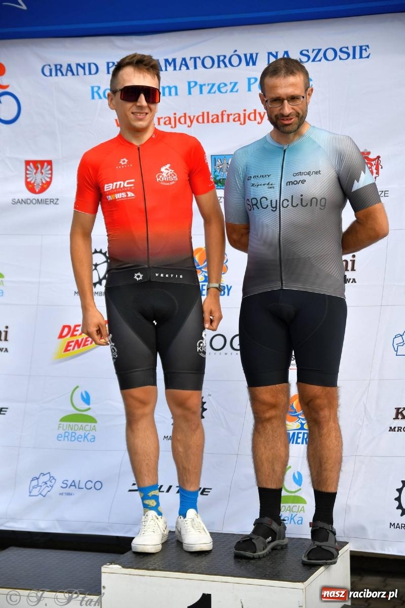 Zdjęcie w galerii na portalu naszraciborz.pl: Grand Prix Amatorów na Szosie - dekoracja po wyścigach w Raciborzu wiadomości z regionu