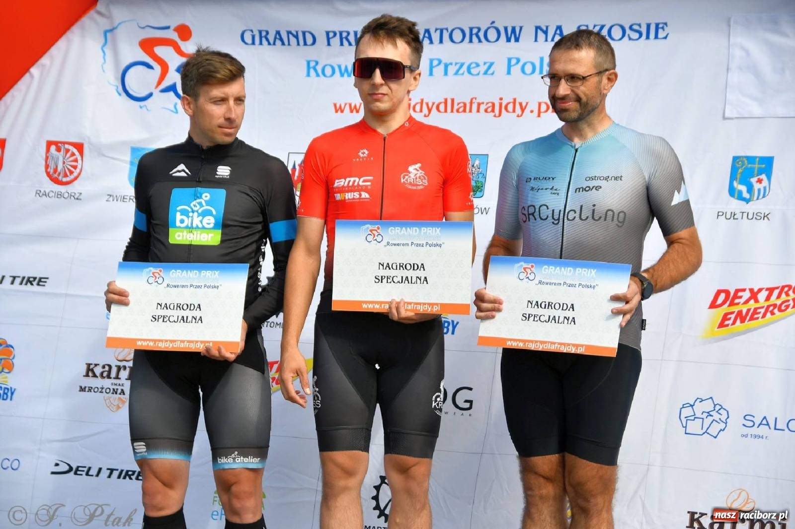 Zdjęcie w galerii na portalu naszraciborz.pl: Grand Prix Amatorów na Szosie - dekoracja po wyścigach w Raciborzu wiadomości z regionu
