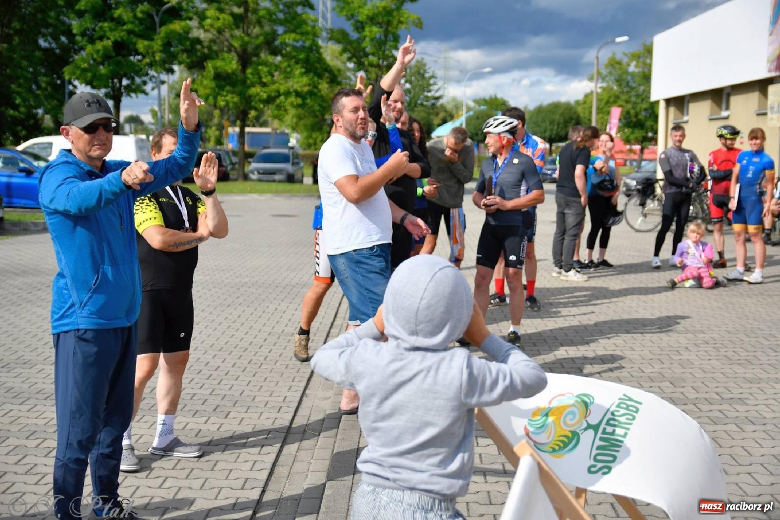 Zdjęcie w galerii na portalu naszraciborz.pl: Grand Prix Amatorów na Szosie - dekoracja po wyścigach w Raciborzu wiadomości z regionu
