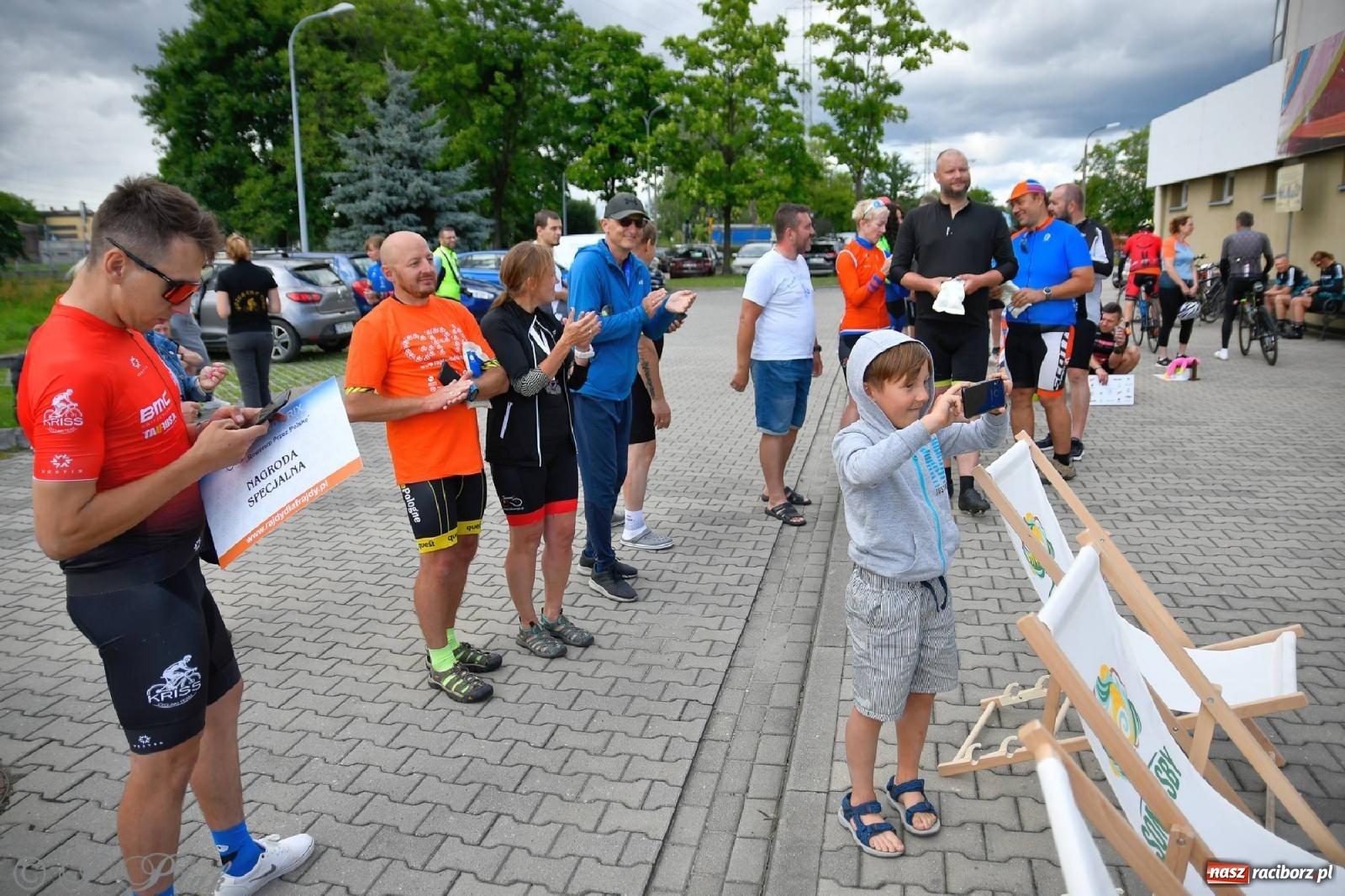 Zdjęcie w galerii na portalu naszraciborz.pl: Grand Prix Amatorów na Szosie - dekoracja po wyścigach w Raciborzu wiadomości z regionu