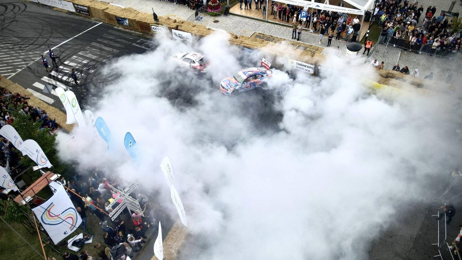 Zdjęcie w galerii na portalu naszraciborz.pl: Kietrz jak Goodwood. Miasteczko pełne driftu [FOTO LOTNICZE] wiadomości z regionu