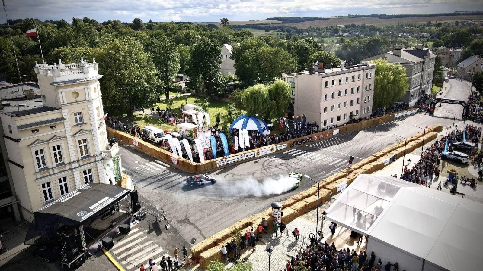 Zdjęcie w galerii na portalu naszraciborz.pl: Kietrz jak Goodwood. Miasteczko pełne driftu [FOTO LOTNICZE] wiadomości z regionu