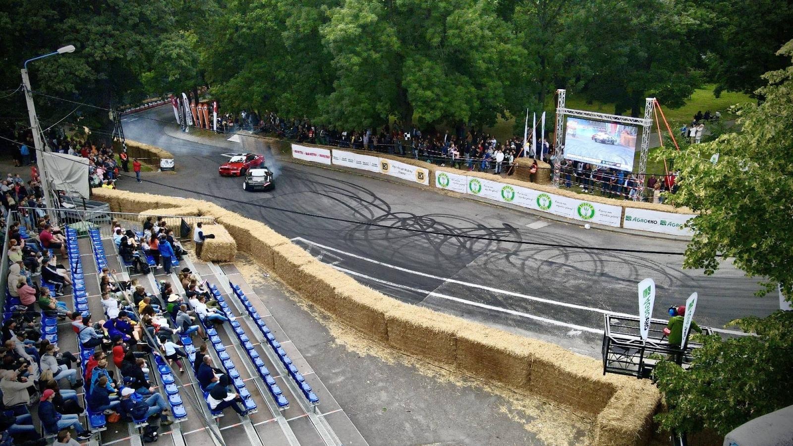 Zdjęcie w galerii na portalu naszraciborz.pl: Kietrz jak Goodwood. Miasteczko pełne driftu [FOTO LOTNICZE] wiadomości z regionu